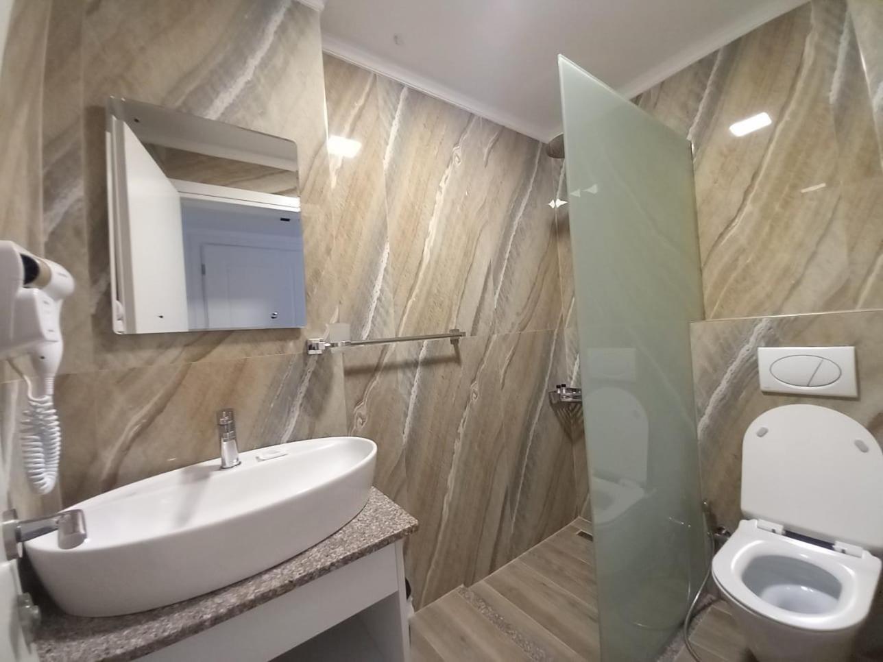 Hotel Ksamili Eksteriør billede